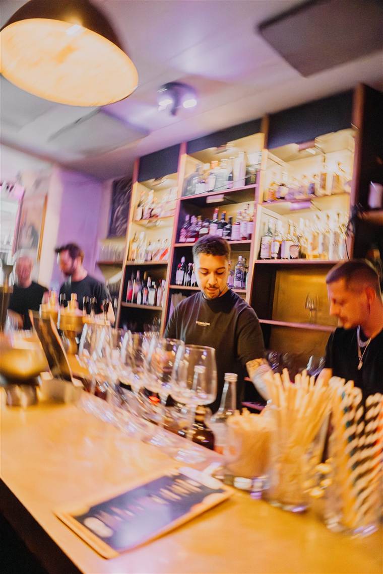 Bar